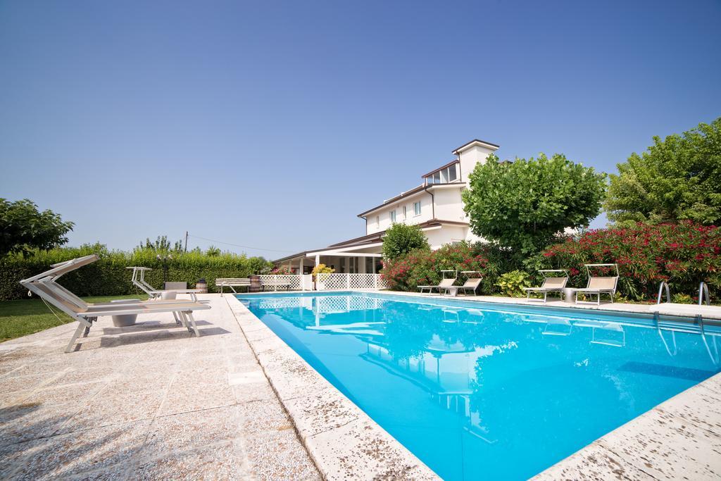 Hotel Country House La Radice Civitanova Marche Εξωτερικό φωτογραφία